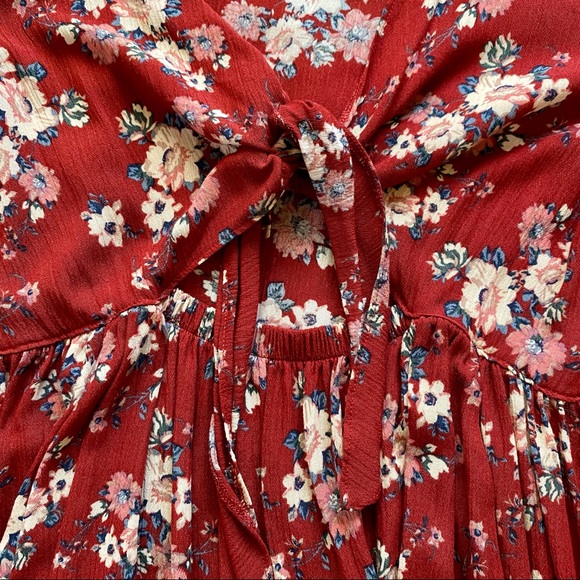 PRICE DROP! Worn Once: American Eagle Outfitters Floral Blouse - Picture 4 of 5